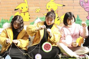 課堂“搬到”陽光下——記成都五月花高級技工學(xué)?？鞓穼W(xué)校法!