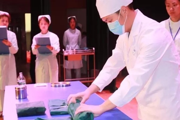 成都五月花高級(jí)技工學(xué)校護(hù)理實(shí)訓(xùn)