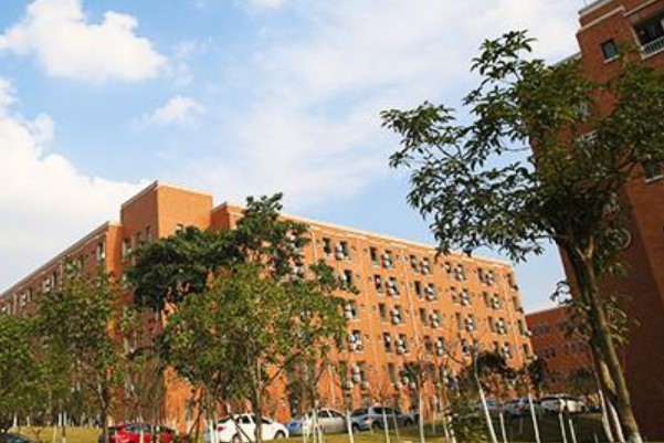 成都五月花高級技工學校美麗的校園