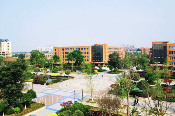 五月花學(xué)校校園環(huán)境