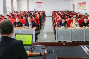 成都職業(yè)技術(shù)學(xué)校新聞|愛國黨課在成都東星航空職業(yè)學(xué)校開展