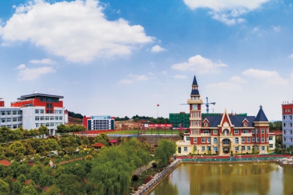 四川汽車職業(yè)技術(shù)學(xué)院