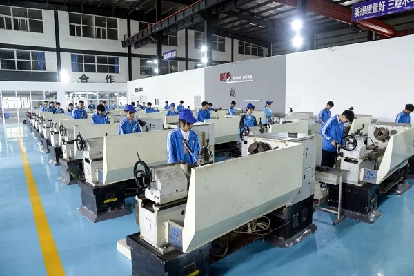 機(jī)械設(shè)備維修專業(yè)實(shí)訓(xùn)中心