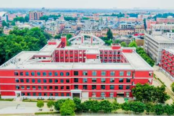 川科藝術(shù)高中師資好嗎