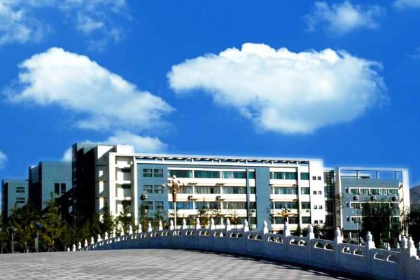 成都輕工工程學(xué)校 成都輕工工程學(xué)校