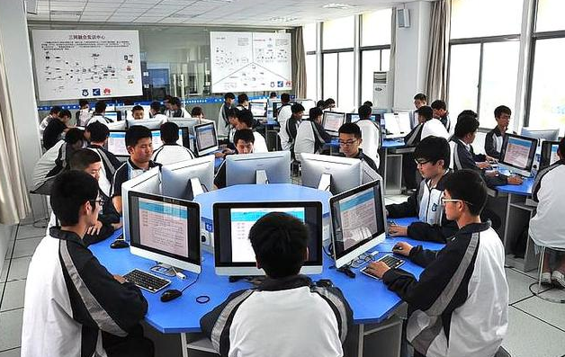 成都五月花高級(jí)技工學(xué)校 成都五月花高級(jí)技工學(xué)校