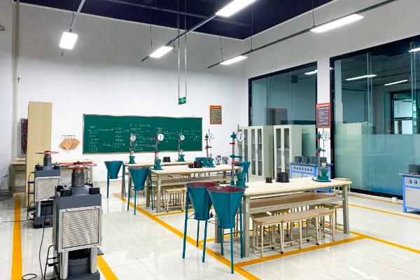 四川天一學(xué)院