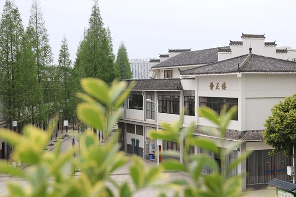 龍泉驛區(qū)師一中學(xué)校