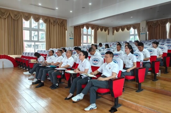 眉山育英實驗學(xué)校