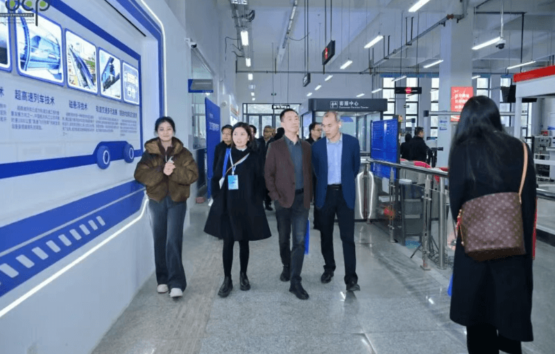 都江堰市領(lǐng)川實驗學(xué)校