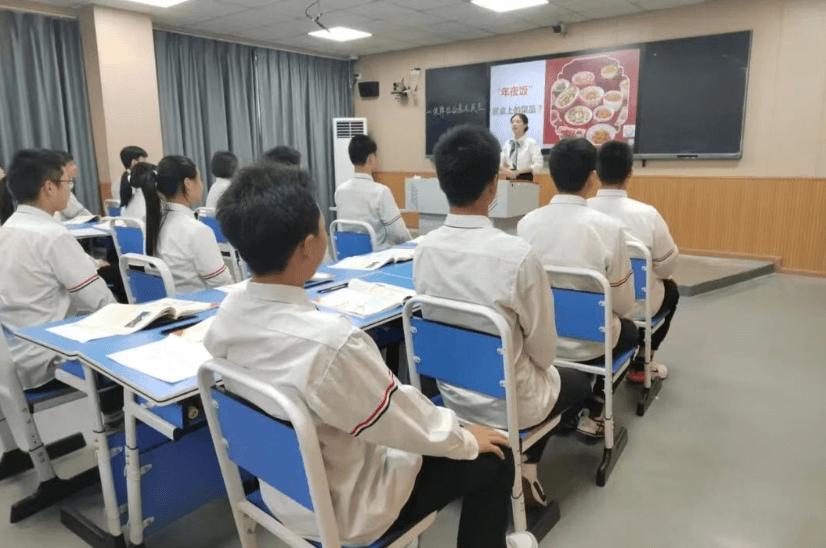 成都華商理工職業(yè)學(xué)校