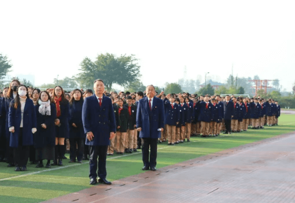 成都實(shí)外新都五龍山學(xué)校